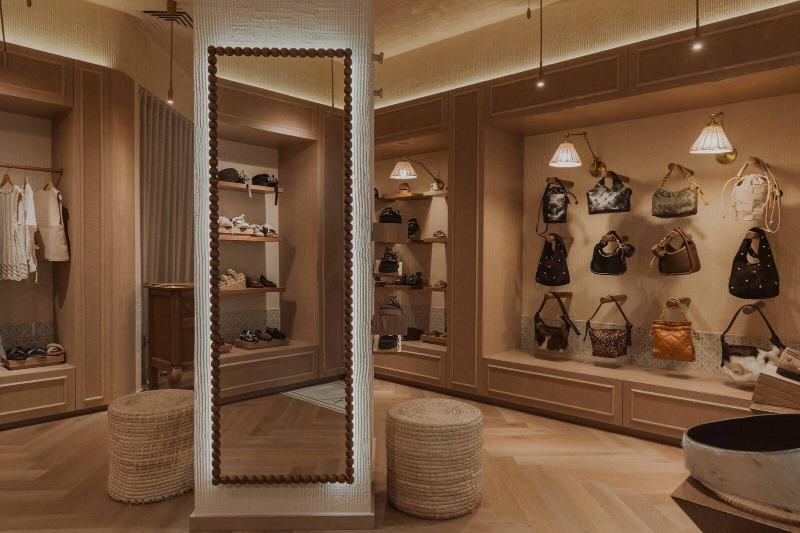 Valaruzo store interior